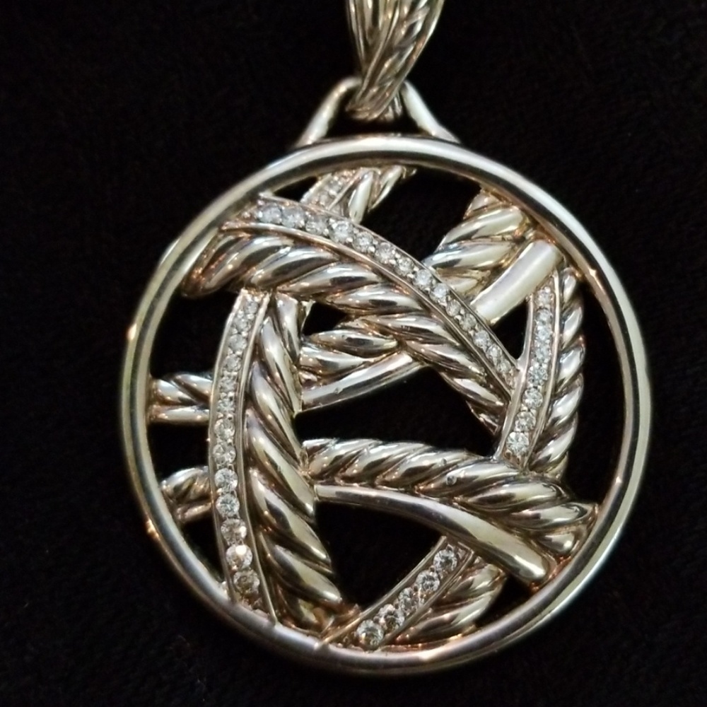 David yurman pendant.